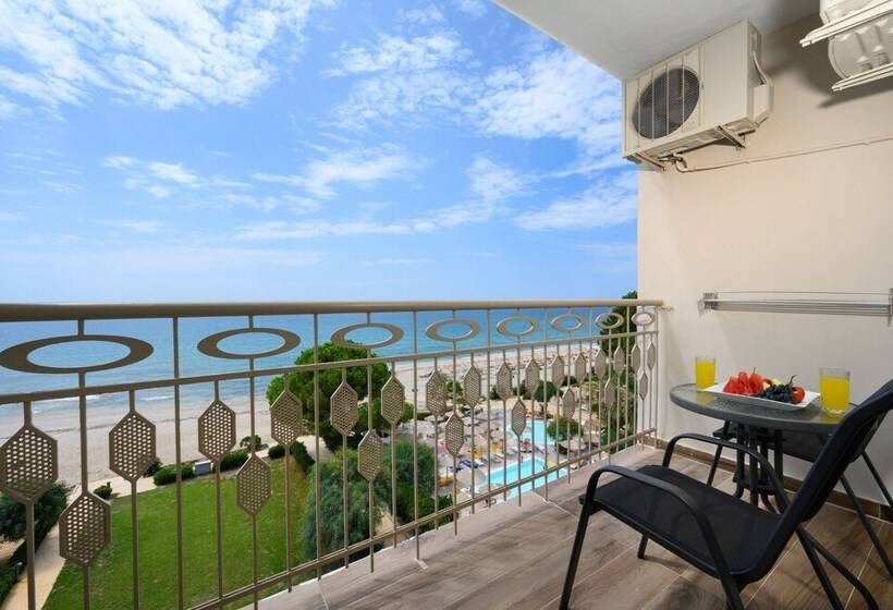 בית מלון כפרי Ninos Grand Beach Resort