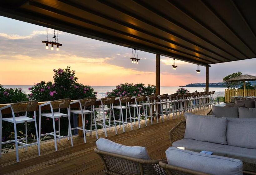 בית מלון כפרי Ninos Grand Beach Resort