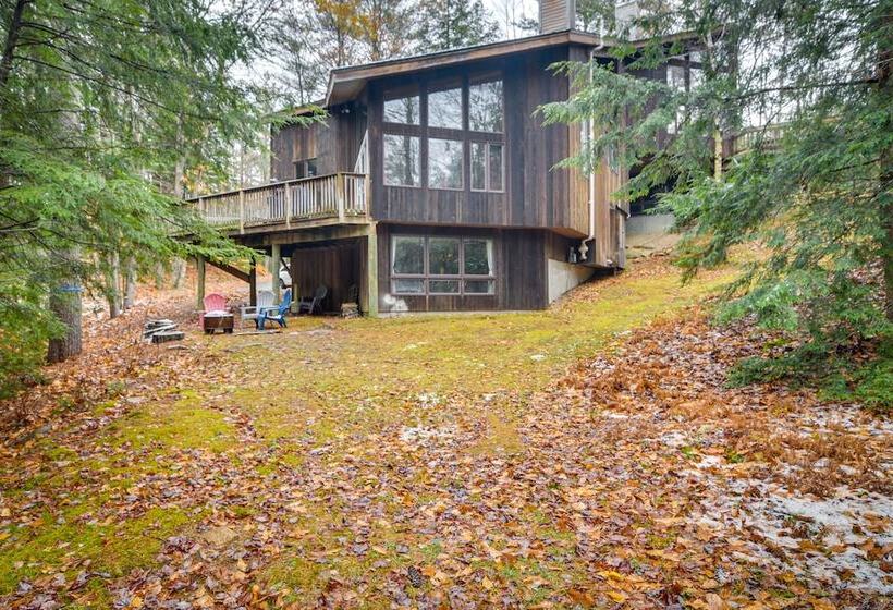 Ski & Golf: Cozy North Conway Mountain Cabin!