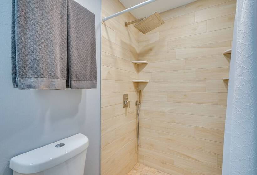 North Fort Myers Home W/ Hot Tub & Boat Dock