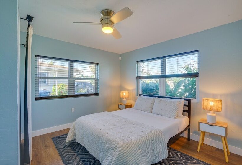 North Fort Myers Home W/ Hot Tub & Boat Dock