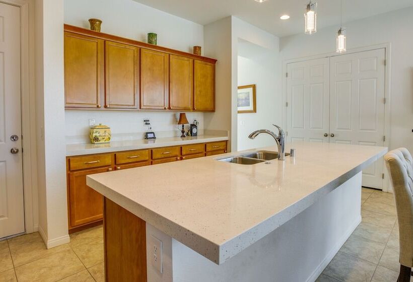 North Las Vegas Home ~ 11 Mi To The Strip!