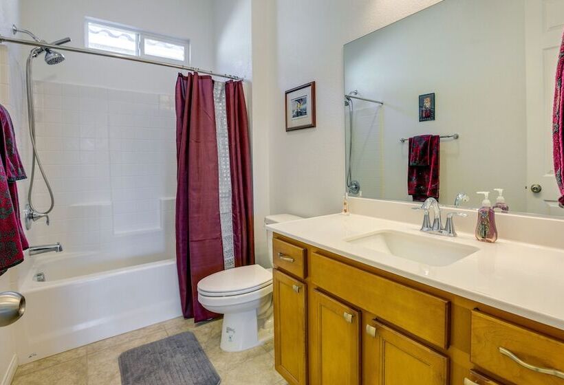 North Las Vegas Home ~ 11 Mi To The Strip!