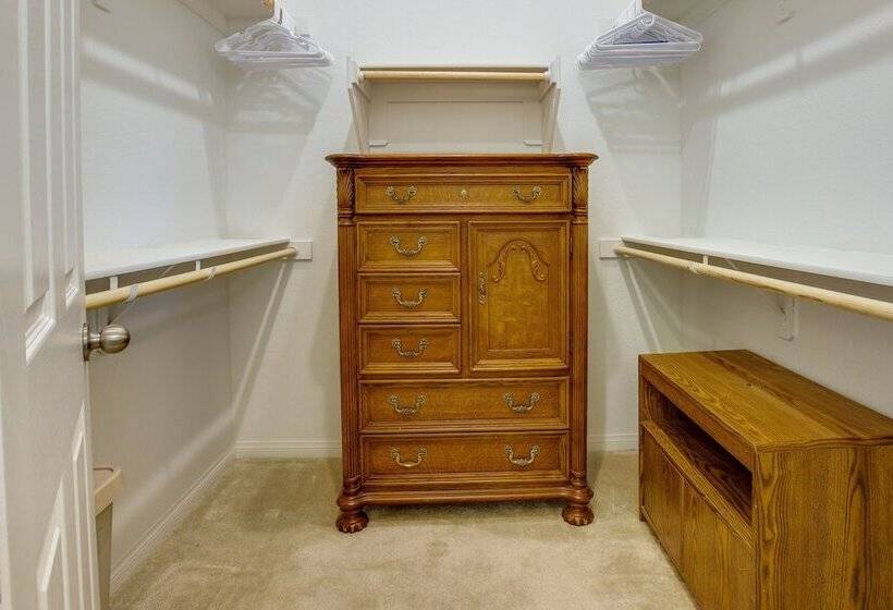 North Las Vegas Home ~ 11 Mi To The Strip!