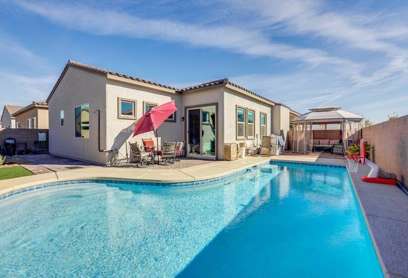 North Las Vegas Home ~ 11 Mi To The Strip!