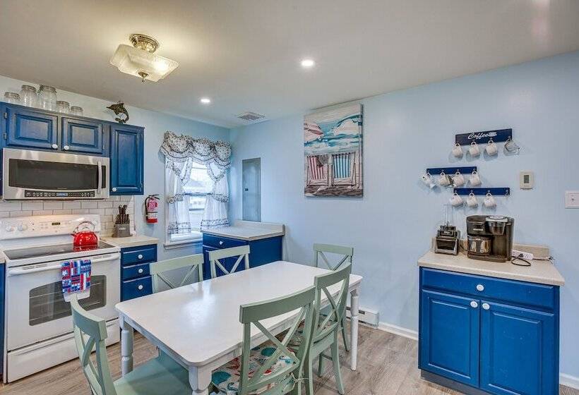 Beach House W/ Private Pool In North Wildwood