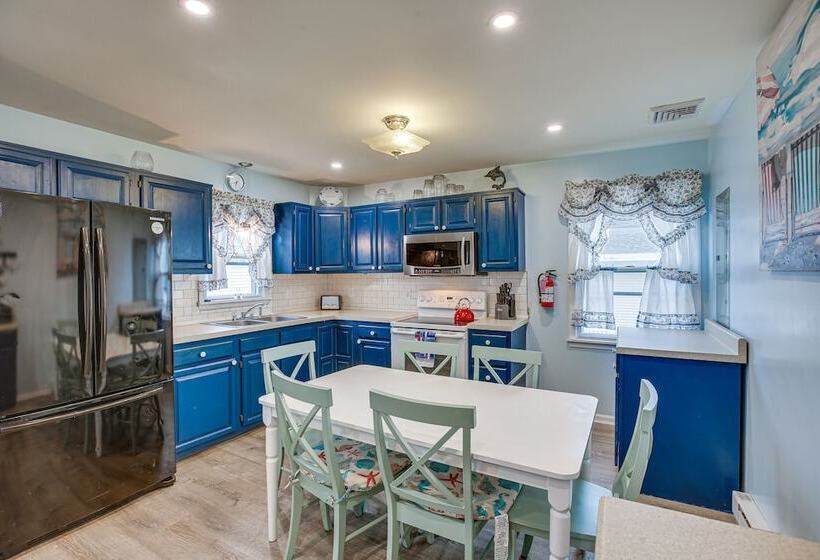 Beach House W/ Private Pool In North Wildwood