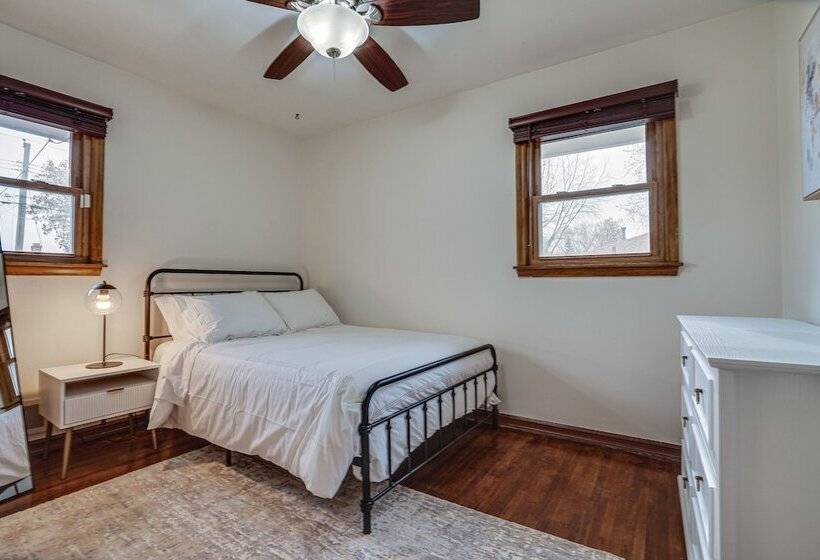 Oakdale Home W/ Deck   7 Mi To Downtown St Paul!