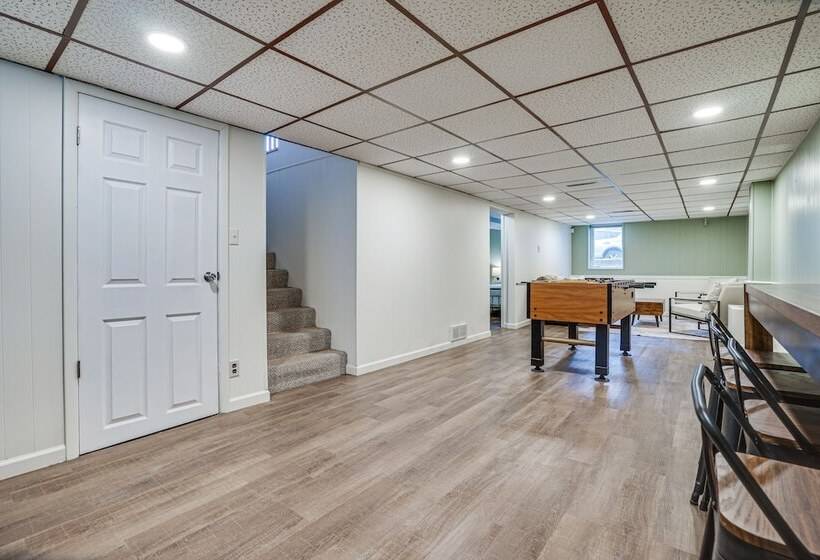 Oakdale Home W/ Deck   7 Mi To Downtown St Paul!