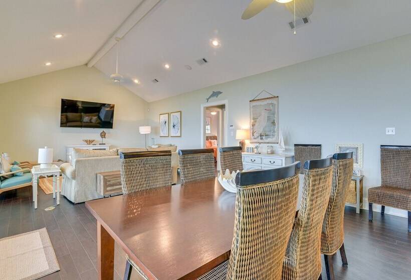 Oceanfront Crystal Beach Vacation Home W/ Deck!