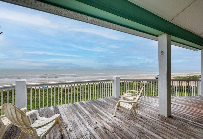 Oceanfront Crystal Beach Vacation Home W/ Deck!