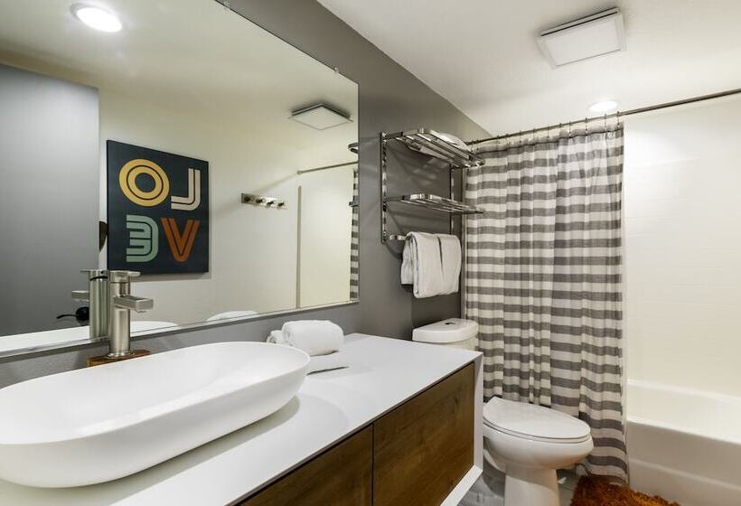 Panoramic Perfect W/ Amazing Views! 7 Day Min