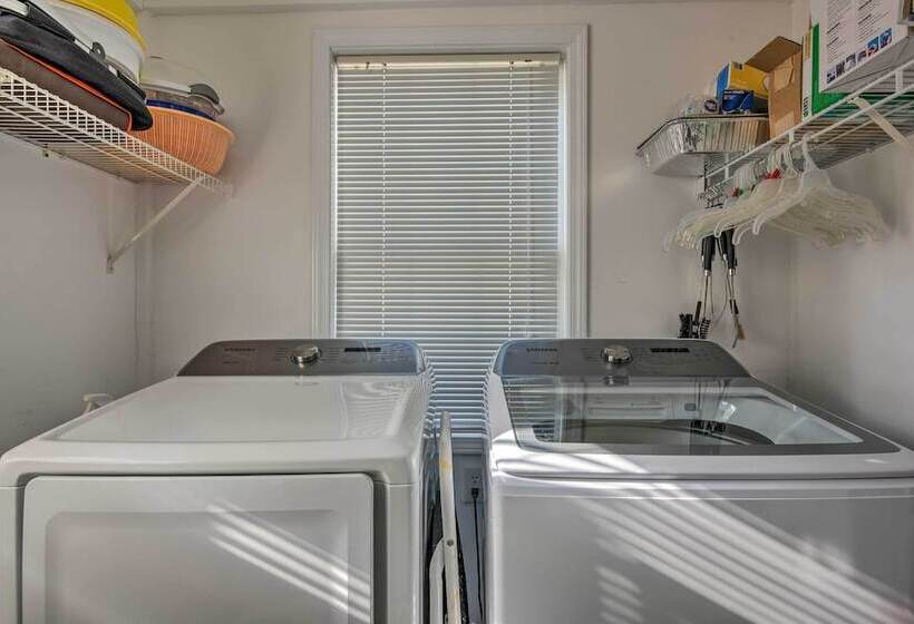 Pet Friendly Atlanta Home < 5 Mi To Downtown!