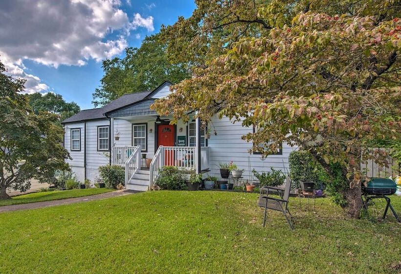 Pet Friendly Atlanta Home < 5 Mi To Downtown!