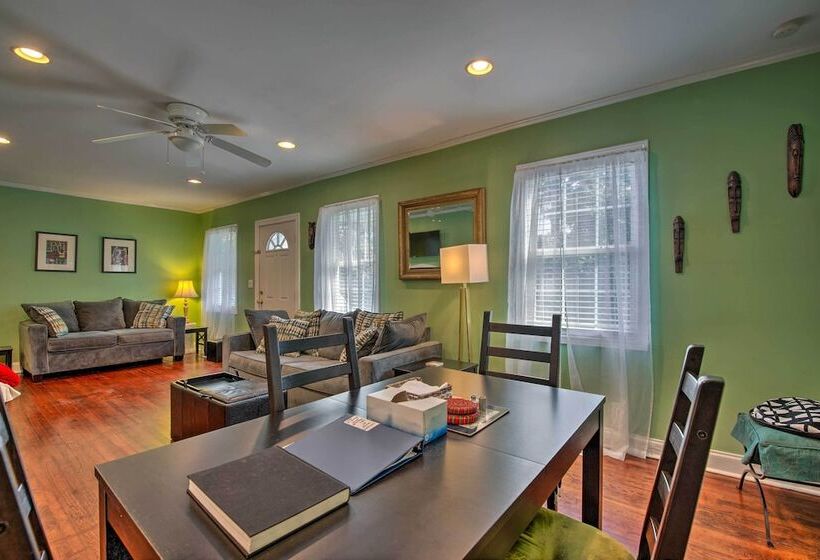 Pet Friendly Atlanta Home < 5 Mi To Downtown!