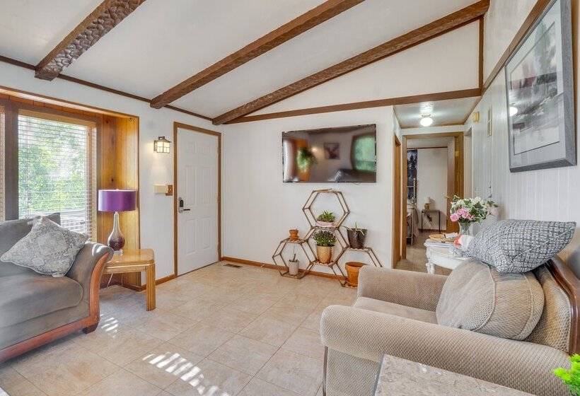 Peaceful Bailey Home Near Hiking, Kayaking & More!