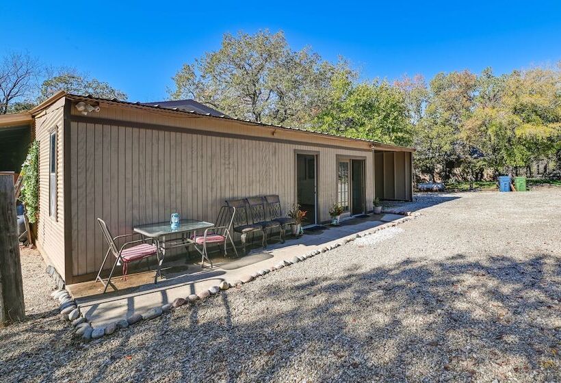 Peaceful Flower Mound Home W/ Patio On 4 Acres!