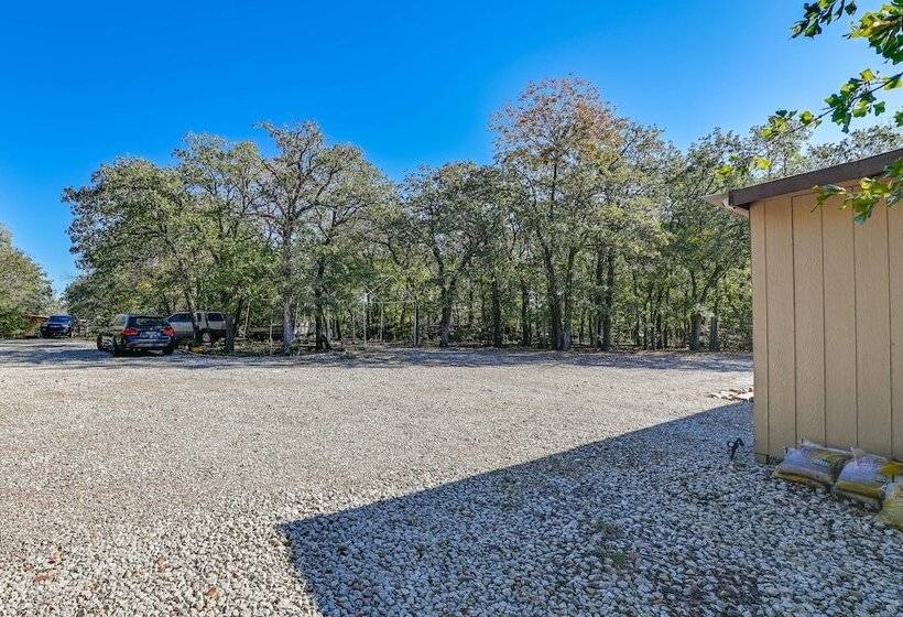 Peaceful Flower Mound Home W/ Patio On 4 Acres!