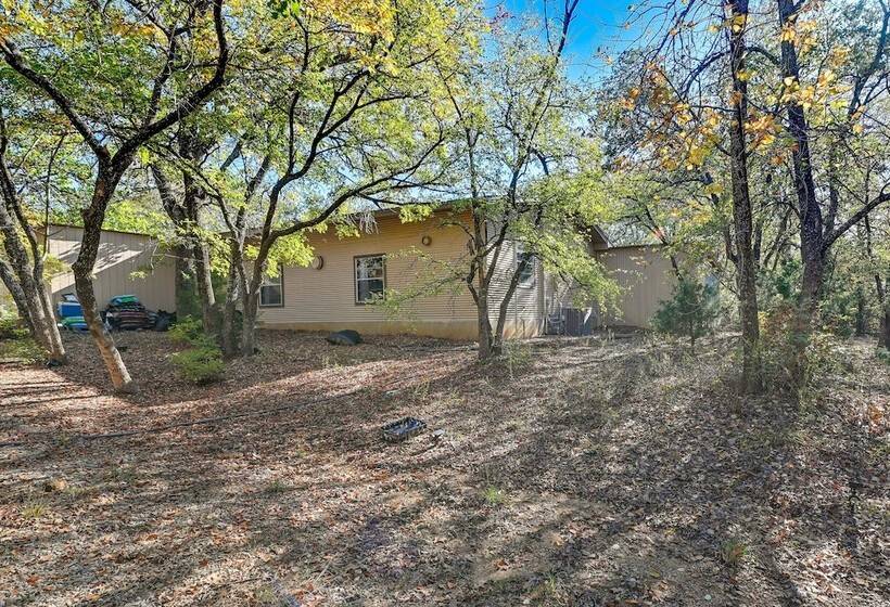 Peaceful Flower Mound Home W/ Patio On 4 Acres!