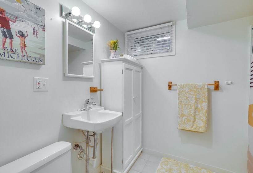 Peaceful New Buffalo Home: Walk To Lake Michigan!