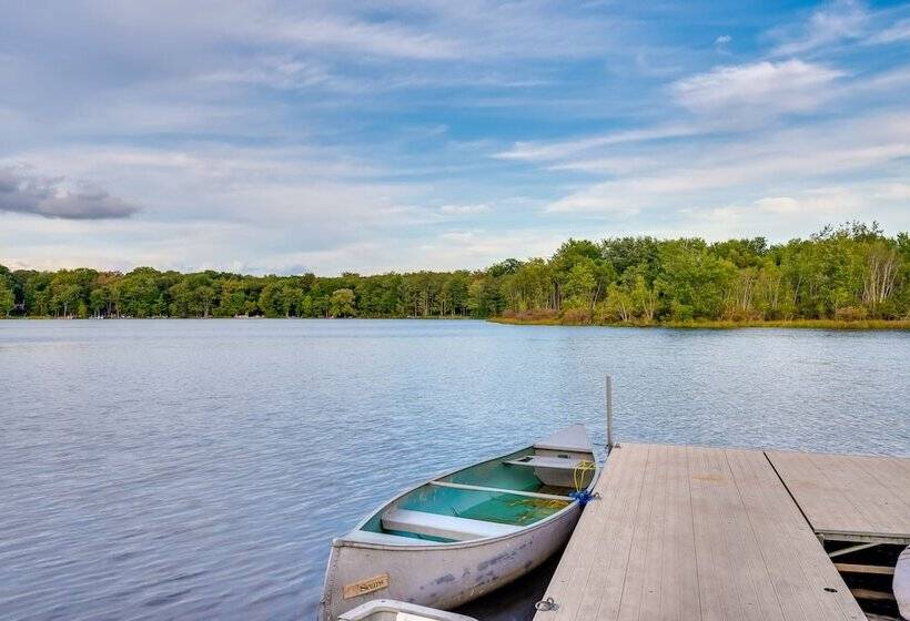 Peaceful Pocono Lake Cabin: Walk To Pine Lake!