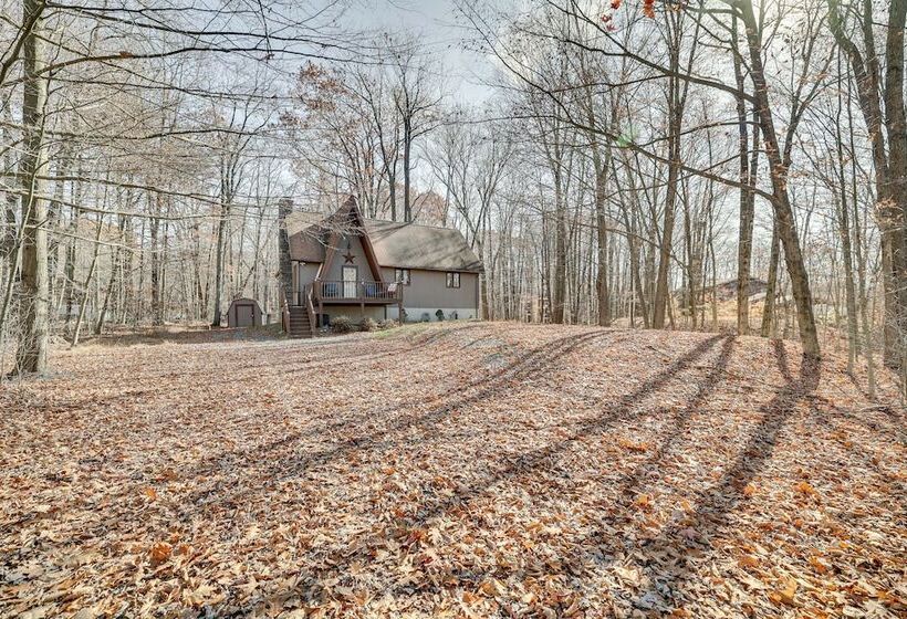 Peaceful Pocono Lake Cabin: Walk To Pine Lake!