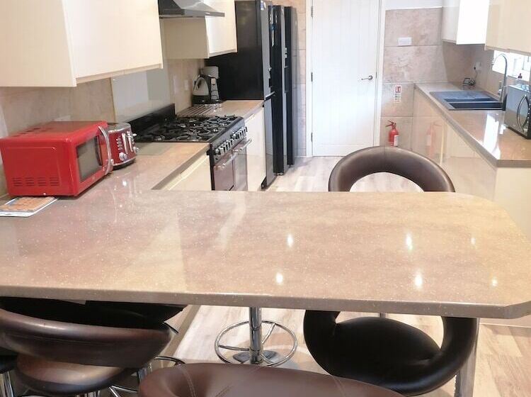 Пансион 92 Seaford Street