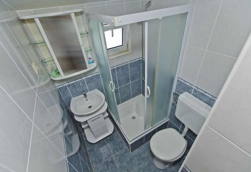 پانسیون Apartmani Kresic 1