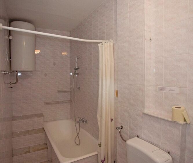 膳宿费 Apartments And Room Agata