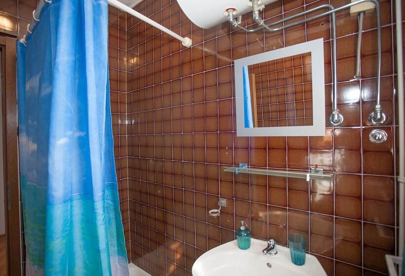 بنسيون Apartments And Room Agata