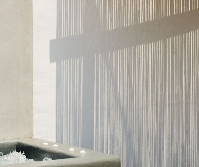 פנסיון Athiri Luxury Suites