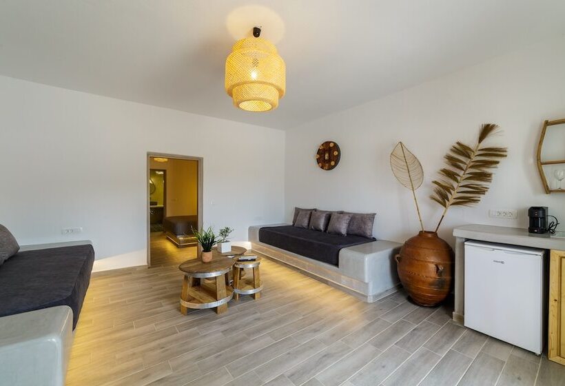 פנסיון Athiri Luxury Suites