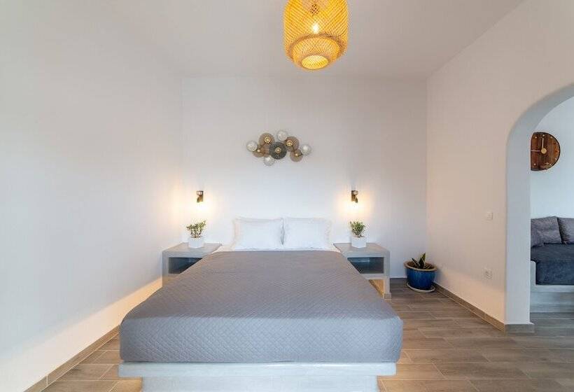 פנסיון Athiri Luxury Suites