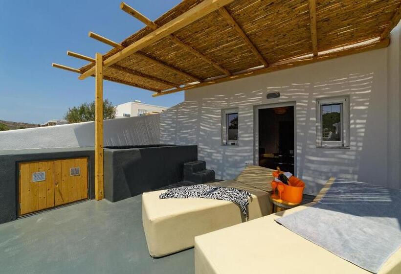 פנסיון Athiri Luxury Suites