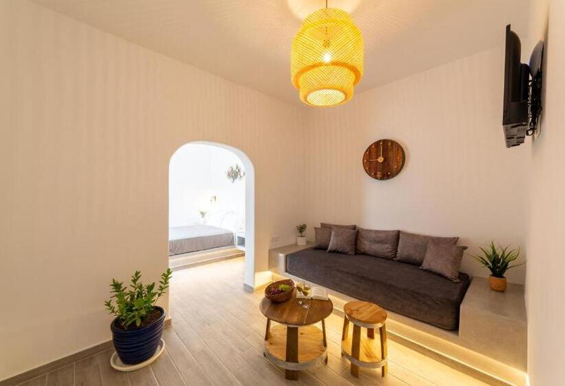 פנסיון Athiri Luxury Suites