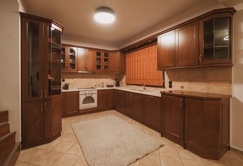 膳宿费 Elati Leisure  Suites & Apartments