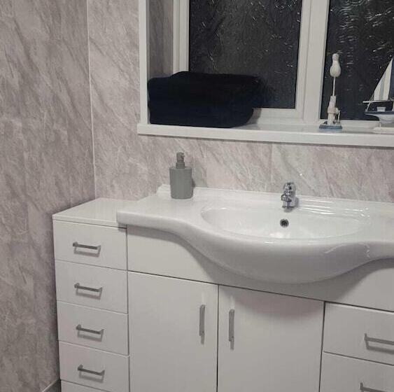 Пансион Holiday Plus New Castle