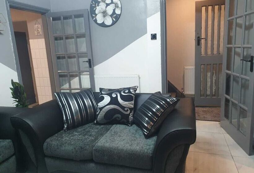 Пансион Holiday Plus New Castle