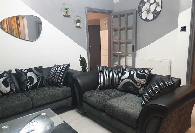 Пансион Holiday Plus New Castle