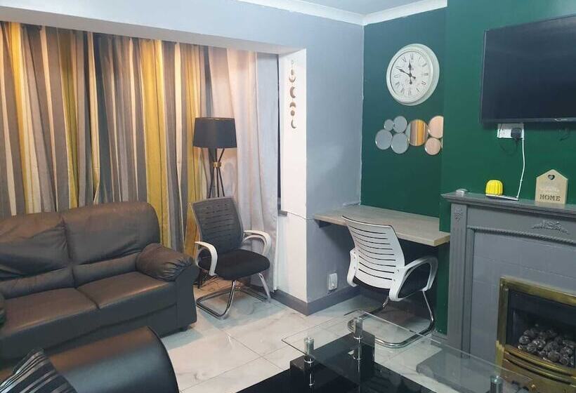 Пансион Holiday Plus New Castle