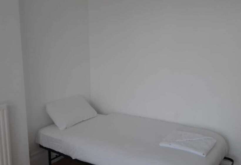 פנסיון Lynden And Cypress House