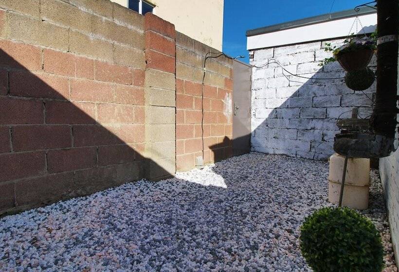 膳宿费 Cardiff Private Double Rooms With Shared Bathroom Wi Fi And Free On Street Parking