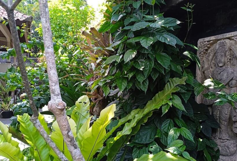 פנסיון Sari Gong Guest House, A Trishula Collection