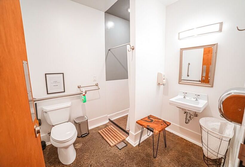 פנסיון The Heinsman Guest House