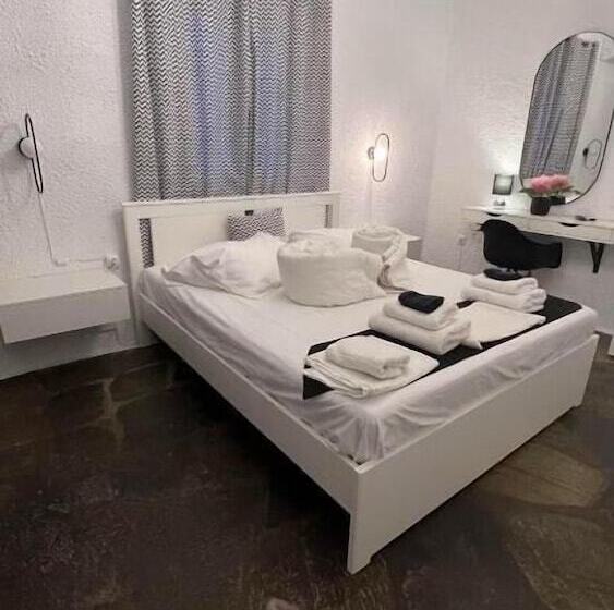 بنسيون Vougli View