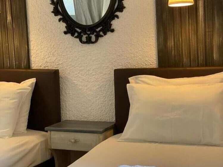 بنسيون Vougli View