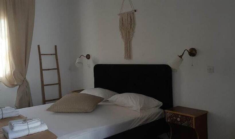 بنسيون Vougli View