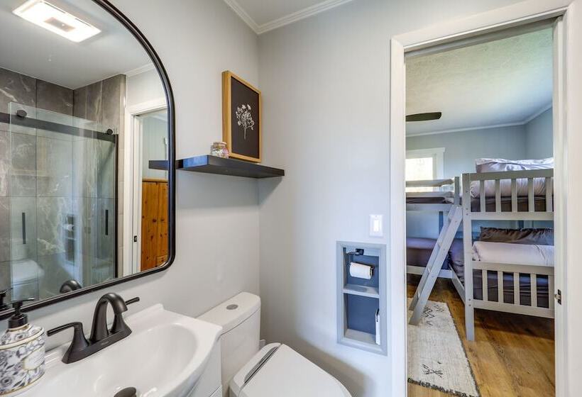 Pet Friendly Boone Home W/ Scenic Mountain Views!