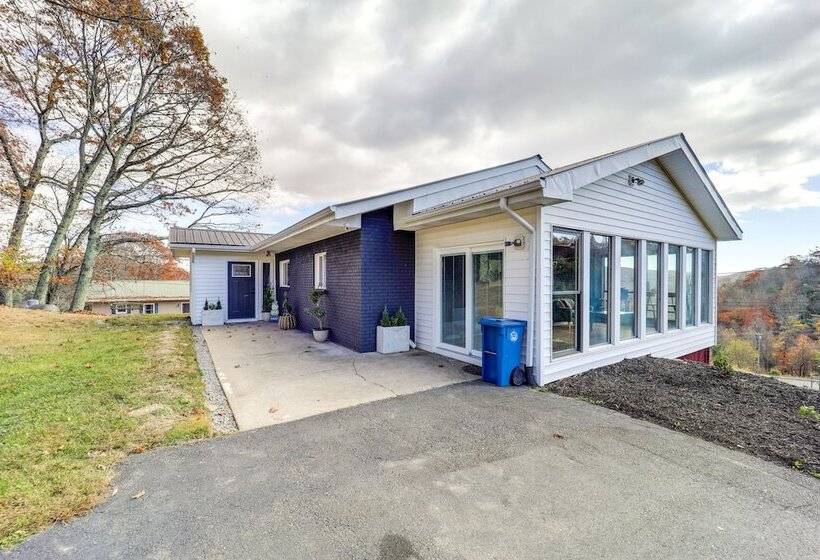 Pet Friendly Boone Home W/ Scenic Mountain Views!