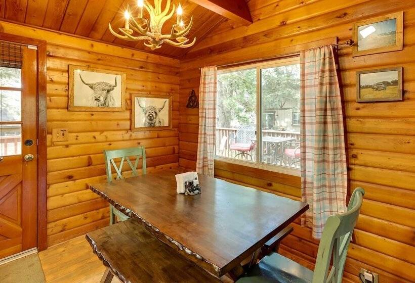 Pet Friendly Cabin W/ Fire Pit & Game Room!